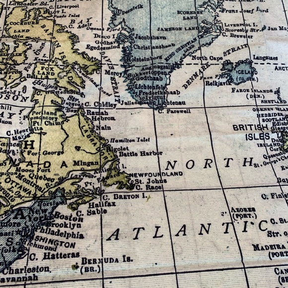 PB Teen Map Tapestry - Picture 1 of 5